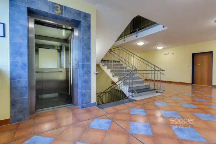 Pronájem bytu 1+kk, Praha - Bohnice, Ústavní, 59 m2