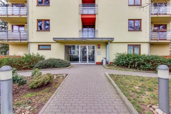 Pronájem bytu 1+kk, Praha - Bohnice, Ústavní, 46 m2