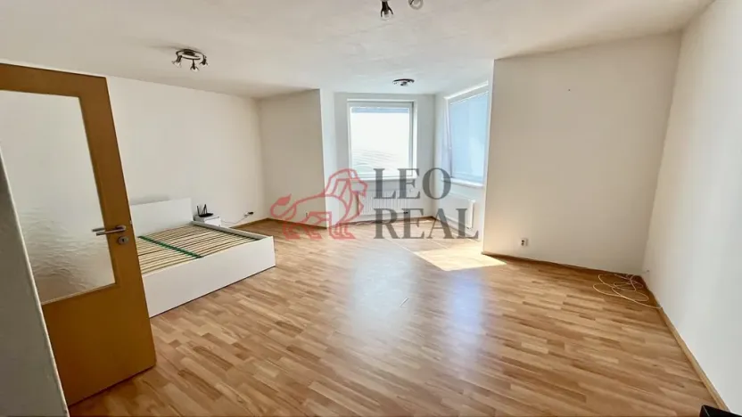 Pronájem bytu 1+kk, Uherské Hradiště - Mařatice, Sadová, 48 m2