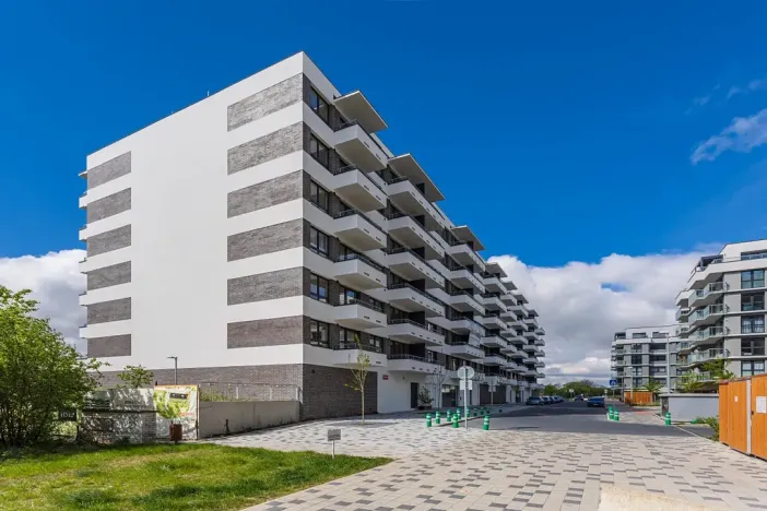 Pronájem garážového stání, Praha - Třebonice, Thomasova, 13 m2