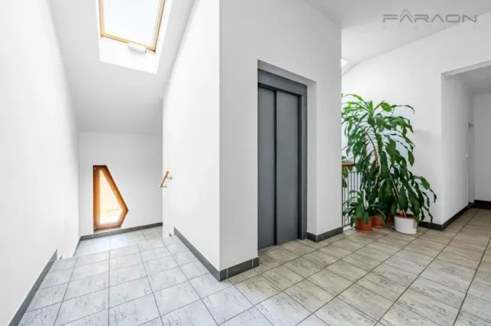 Pronájem bytu 1+kk, Praha - Libeň, Podvinný mlýn, 47 m2