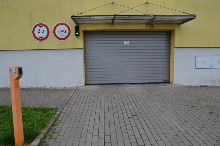 Prodej garážového stání, Praha - Běchovice, Mladých Běchovic, 15 m2