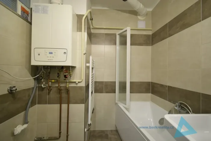 Prodej bytu 2+1, Nová Paka, Achátová, 64 m2