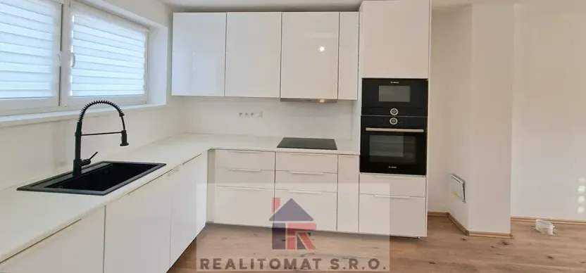 Pronájem rodinného domu, Chrášťany, 108 m2