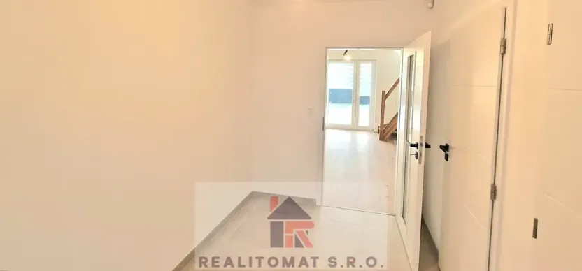 Pronájem rodinného domu, Chrášťany, 108 m2