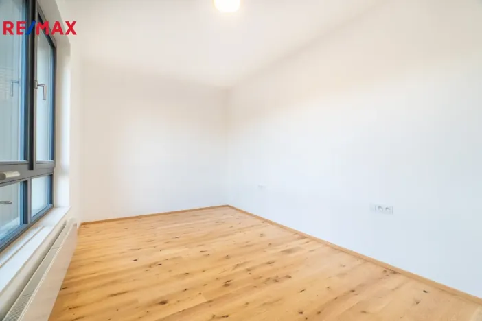 Pronájem bytu 2+kk, Praha - Nusle, Mužíkova, 43 m2