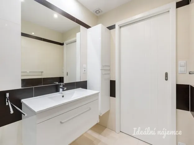 Pronájem bytu 2+kk, Praha - Troja, Lublinská, 66 m2