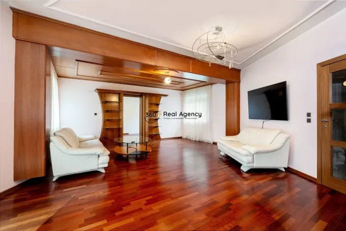 Prodej rodinného domu, Přezletice, U Bažantnice, 230 m2