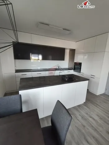 Pronájem bytu 3+kk, Nymburk, Ke Strouze, 90 m2