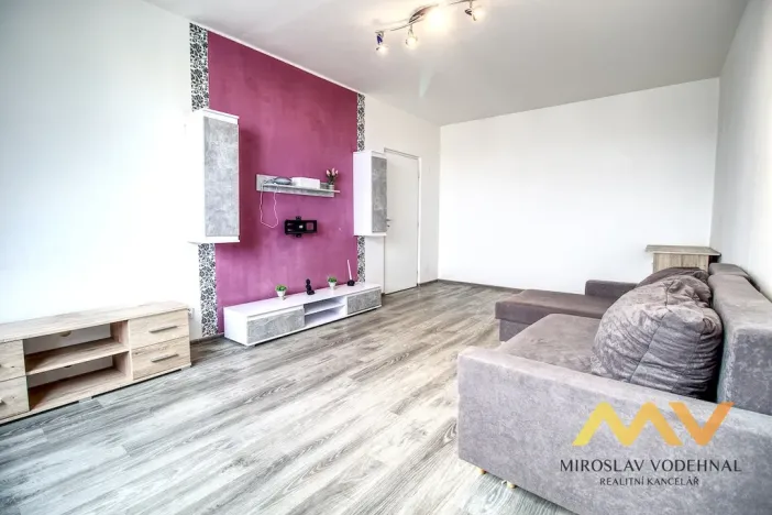 Pronájem bytu 1+1, Hradec Králové - Nový Hradec Králové, třída Edvarda Beneše, 41 m2