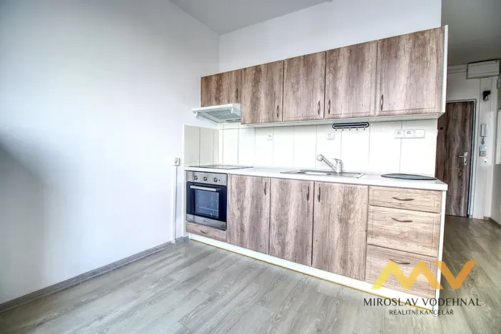 Pronájem bytu 1+1, Hradec Králové - Nový Hradec Králové, třída Edvarda Beneše, 41 m2