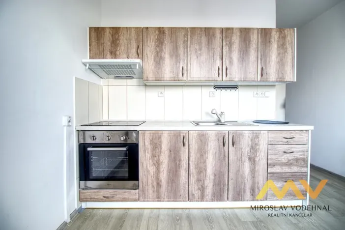 Pronájem bytu 1+1, Hradec Králové - Nový Hradec Králové, třída Edvarda Beneše, 41 m2