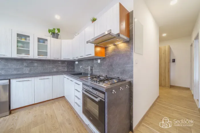 Prodej bytu 2+1, Sokolov, Spartakiádní, 61 m2