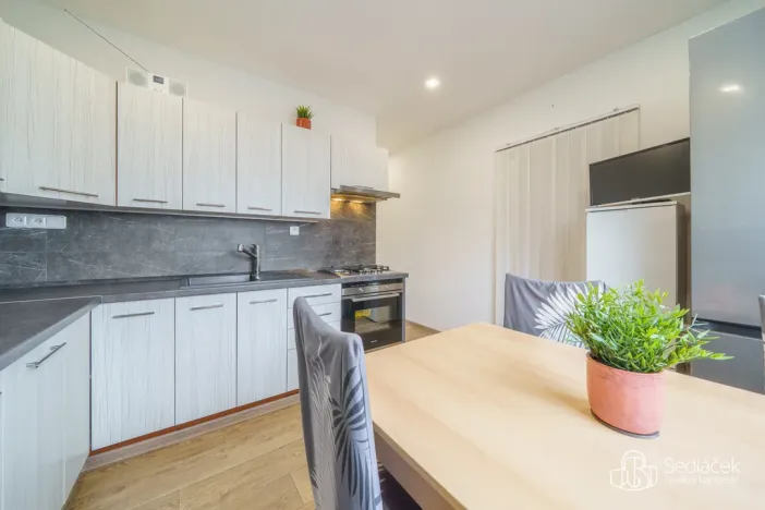 Prodej bytu 2+1, Sokolov, Spartakiádní, 61 m2