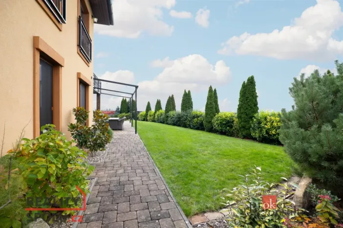 Prodej rodinného domu, Kly - Hoření Vinice, 288 m2