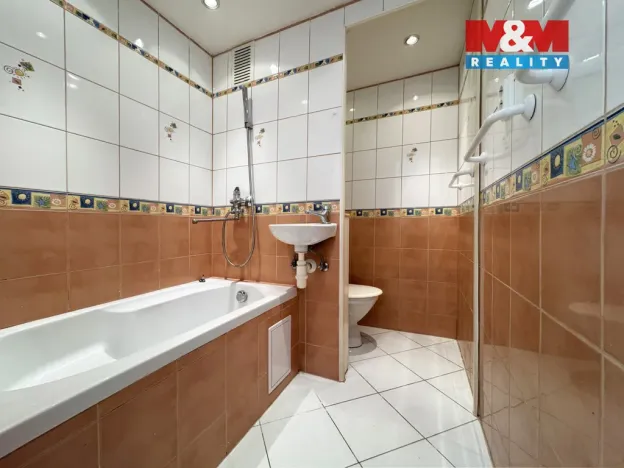Pronájem bytu 1+kk, Karlovy Vary - Drahovice, Východní, 20 m2