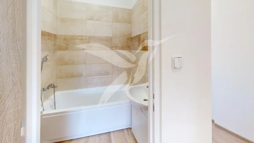 Pronájem bytu 2+1, Ostrov, Masarykova, 54 m2