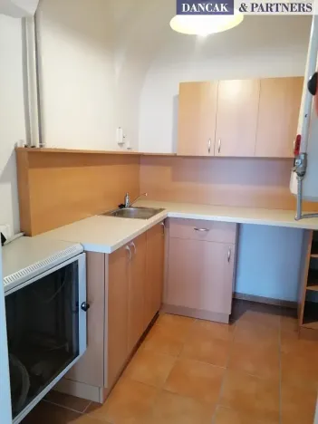 Pronájem kanceláře, Frýdek-Místek, Zámecké nám., 84 m2