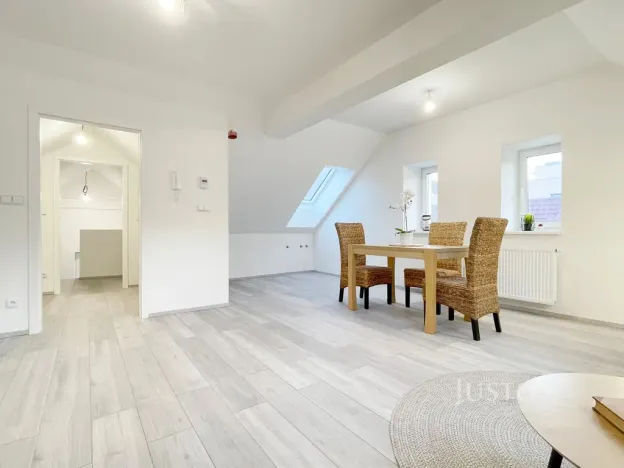 Prodej rodinného domu, Praha, Žitavského, 207 m2