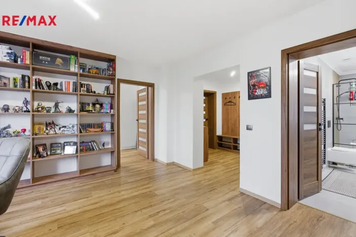 Prodej bytu 4+kk, Karlovy Vary - Tašovice, Slovanská, 96 m2