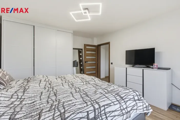 Prodej bytu 4+kk, Karlovy Vary - Tašovice, Slovanská, 96 m2