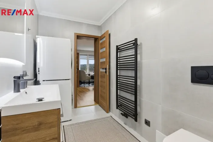 Prodej bytu 4+kk, Karlovy Vary - Tašovice, Slovanská, 96 m2