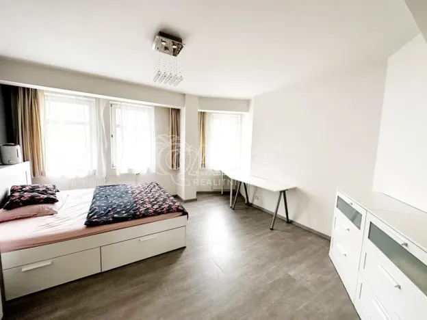 Pronájem bytu 2+kk, Praha, Dalimilova, 52 m2