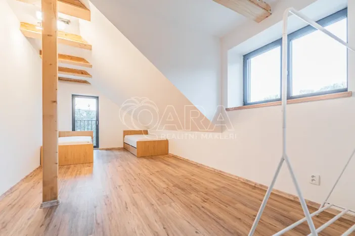 Pronájem bytu 4+kk, Srbsko, Nad Kapličkou, 180 m2