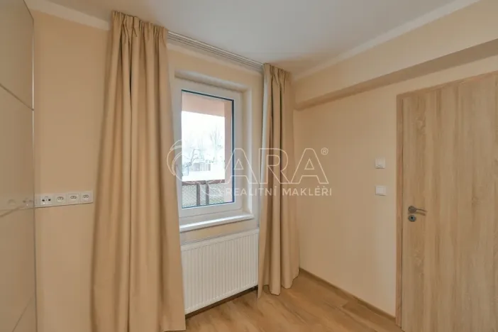 Pronájem bytu 1+1, Praha - Střížkov, Chrastavská, 30 m2