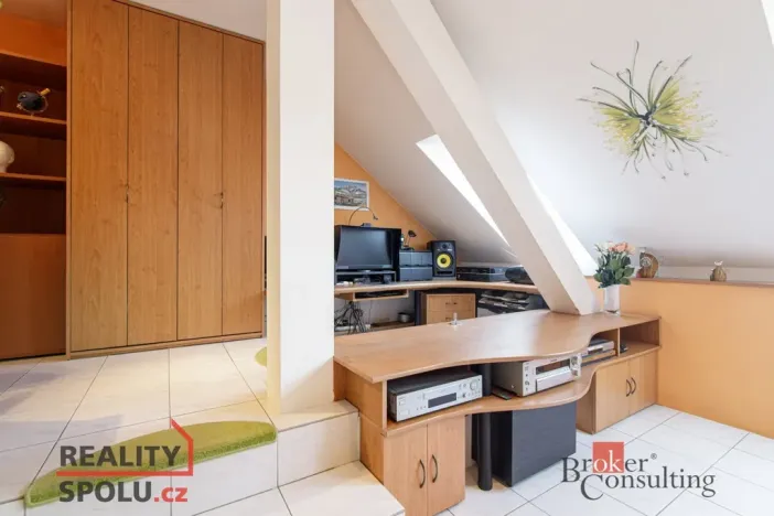 Prodej bytu 2+1, Ostrava - Přívoz, Na Liškovci, 92 m2