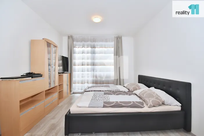 Pronájem bytu 1+kk, Praha - Horní Měcholupy, Modenská, 35 m2