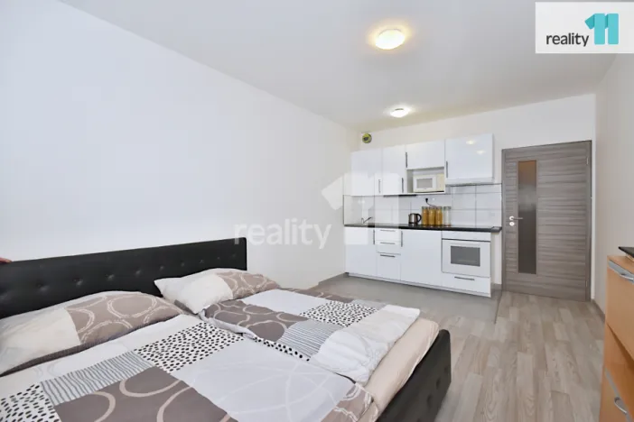 Pronájem bytu 1+kk, Praha - Horní Měcholupy, Modenská, 35 m2