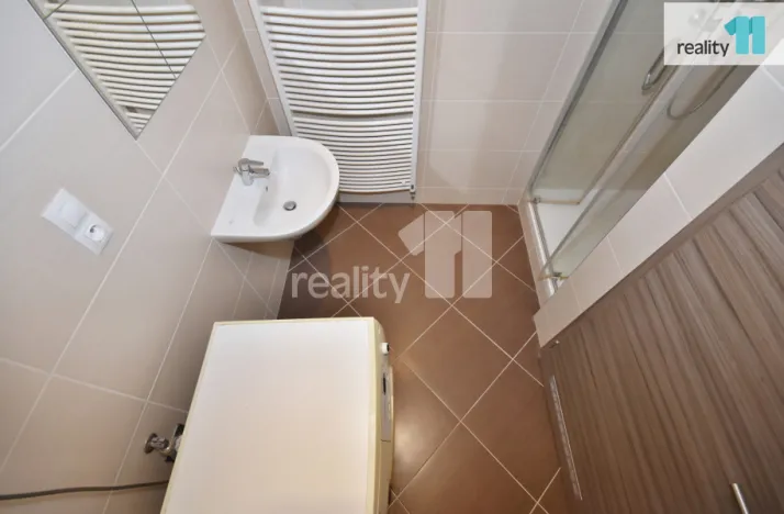 Pronájem bytu 1+kk, Praha - Horní Měcholupy, Modenská, 35 m2