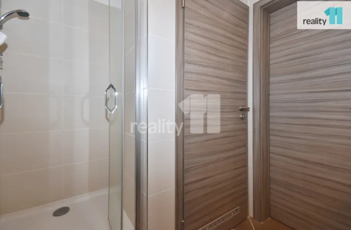 Pronájem bytu 1+kk, Praha - Horní Měcholupy, Modenská, 35 m2