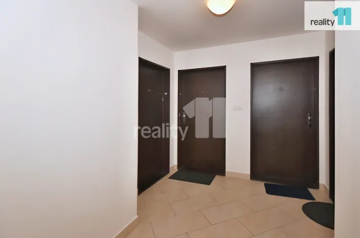 Pronájem bytu 1+kk, Praha - Horní Měcholupy, Modenská, 35 m2