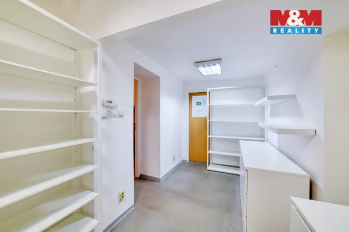 Pronájem obchodního prostoru, Mariánské Lázně, Hlavní třída, 40 m2