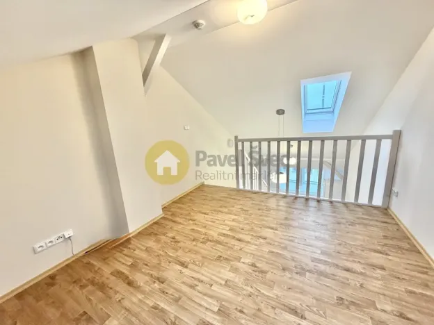 Pronájem bytu 1+kk, Strakonice - Strakonice I, Velké náměstí, 32 m2