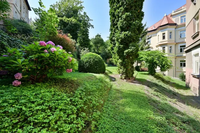 Pronájem bytu 1+kk, Praha - Smíchov, Na Březince, 30 m2