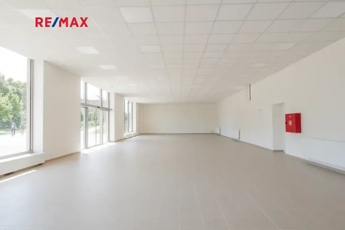 Prodej obchodního prostoru, Kladno, U tržnice, 460 m2