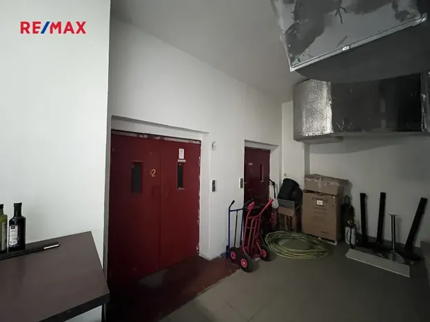 Pronájem obchodního prostoru, Liberec, Ježkova, 487 m2