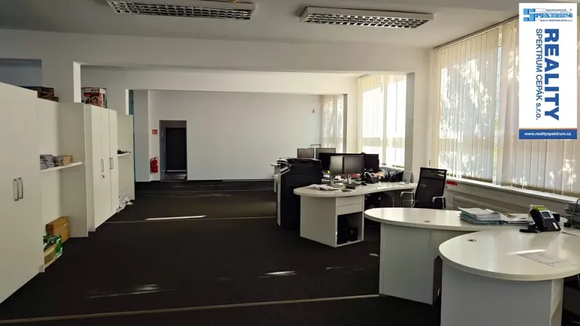 Pronájem kanceláře, Lišov, Hůrecká, 235 m2