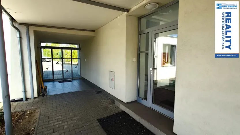 Pronájem kanceláře, Lišov, Hůrecká, 235 m2