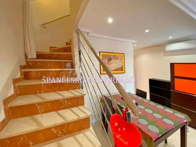 Prodej vícegeneračního domu, Torrevieja, Španělsko, 91 m2