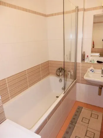 Pronájem bytu 2+kk, Praha - Háje, Jurkovičova, 52 m2