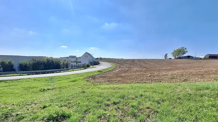 Prodej pozemku pro bydlení, Hrušovany u Brna, Pod Střediskem, 741 m2