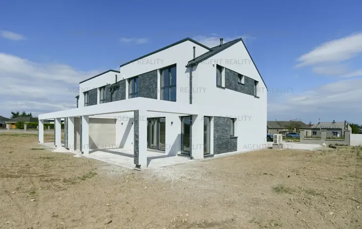 Prodej rodinného domu, Slaný, 312 m2