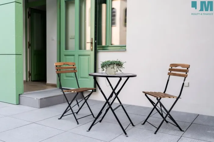 Pronájem bytu 2+kk, Třebíč, Karlovo nám., 29 m2