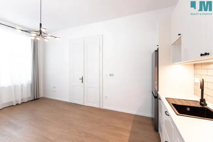 Pronájem bytu 2+kk, Třebíč, Karlovo nám., 41 m2