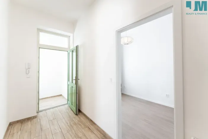 Pronájem bytu 2+kk, Třebíč, Karlovo nám., 41 m2