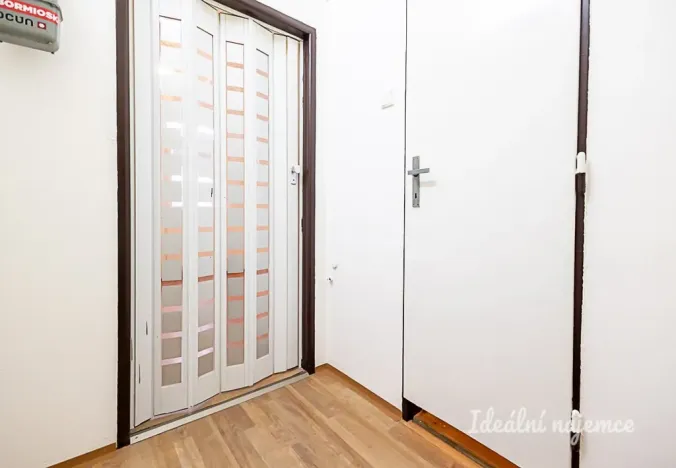 Pronájem bytu 1+kk, Praha - Libeň, Drahobejlova, 23 m2